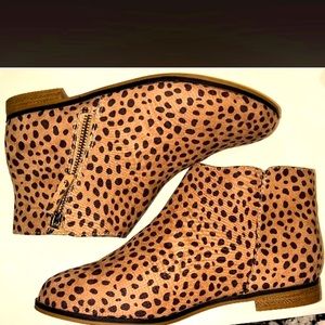 BLACK TAN WOMEN 8  BIG GIRL 5 NEW DALMATIAN LEOPARD BOOTS BOOTIES VEGAN LEATHER